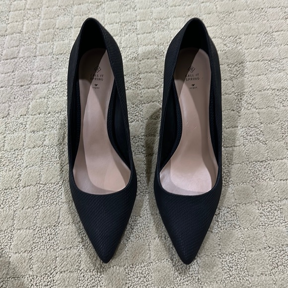 Call it Spring pointed toe heels, size 9 - Picture 1 of 2